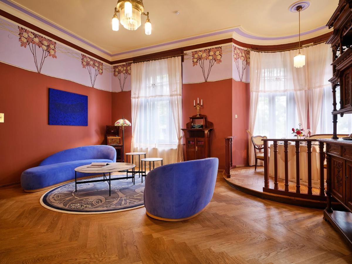 Ammende Restaurant And Hotell
